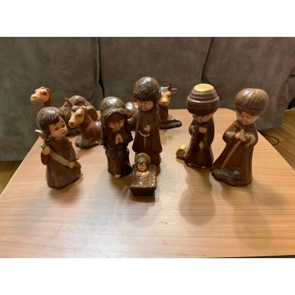 Hand Painted Duncan Nativity Set Ceramic 9 Pieces Brown T4 - Picture 1 of 7